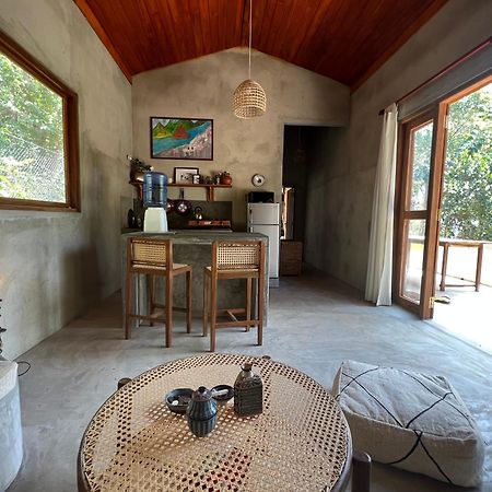 Into The Blue - Yoga Included & Walk To 3 Beaches Tangalle Extérieur photo