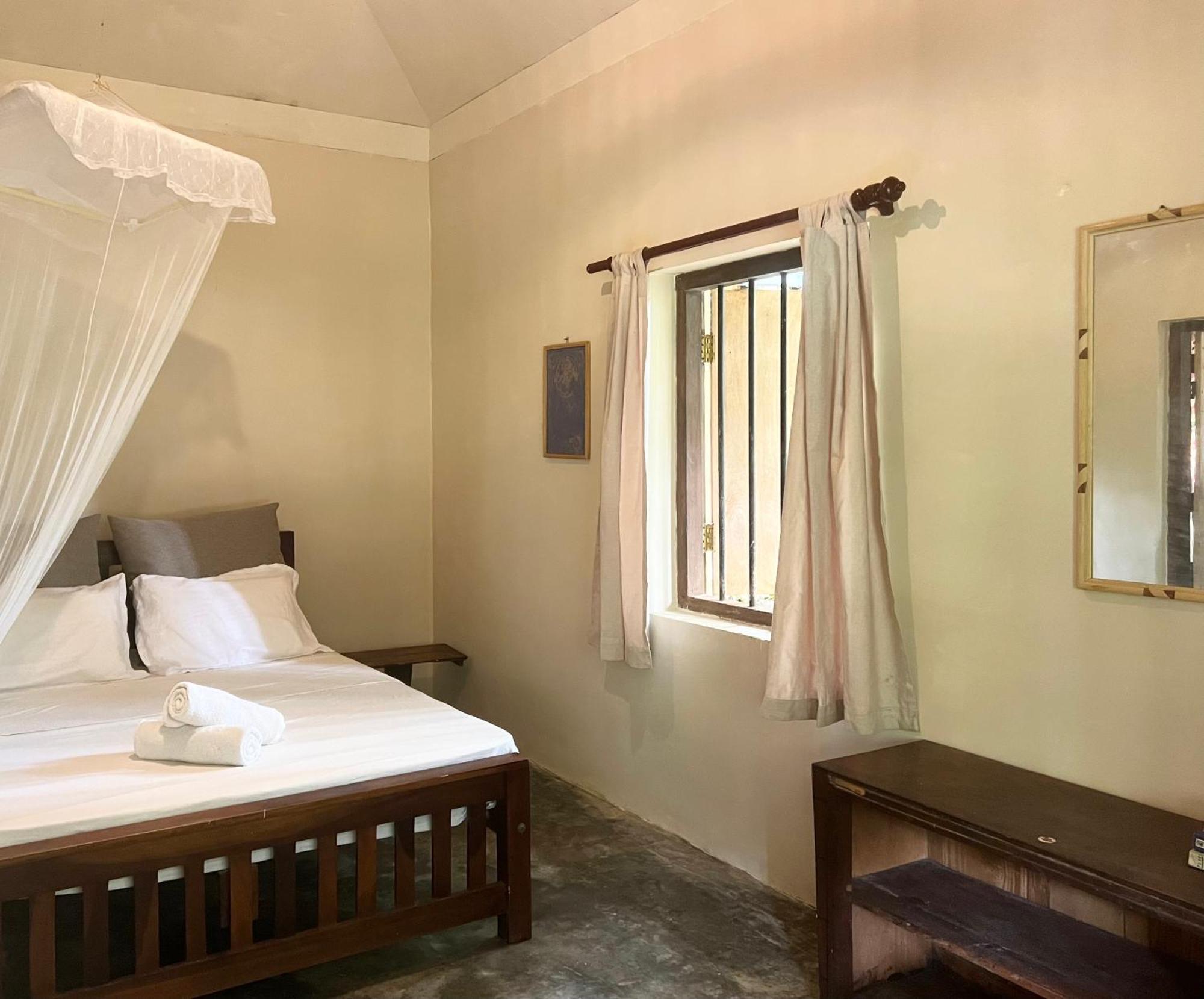 Into The Blue - Yoga Included & Walk To 3 Beaches Tangalle Extérieur photo