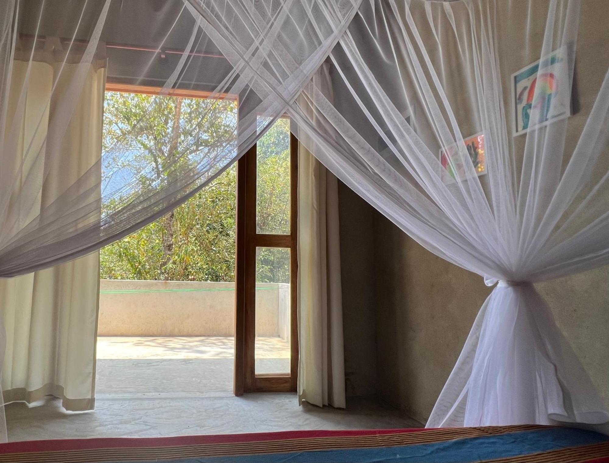 Into The Blue - Yoga Included & Walk To 3 Beaches Tangalle Extérieur photo